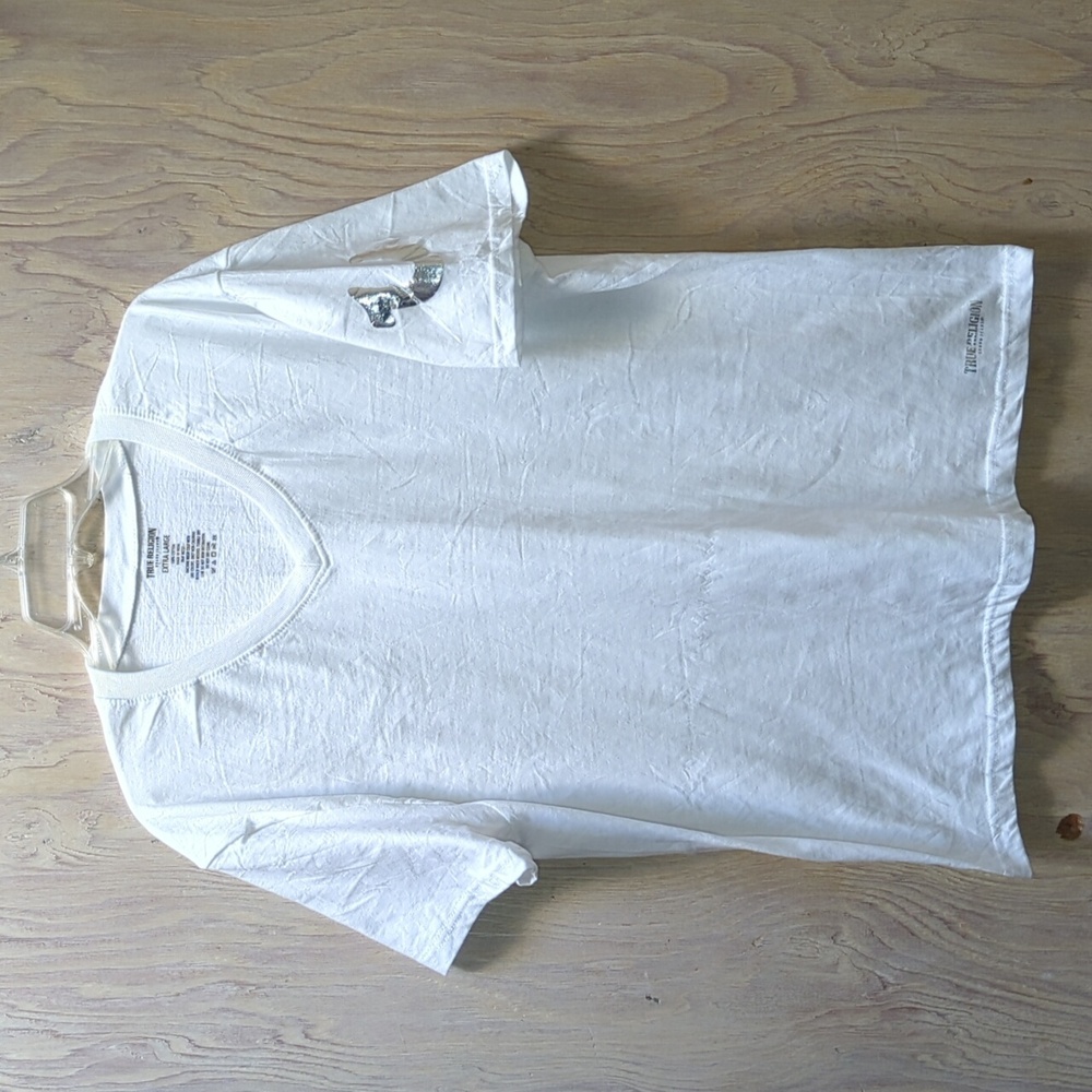 2- Mens‎ True Religion Shortsleeve Vneck T-Shirt X-Large NEW without tags